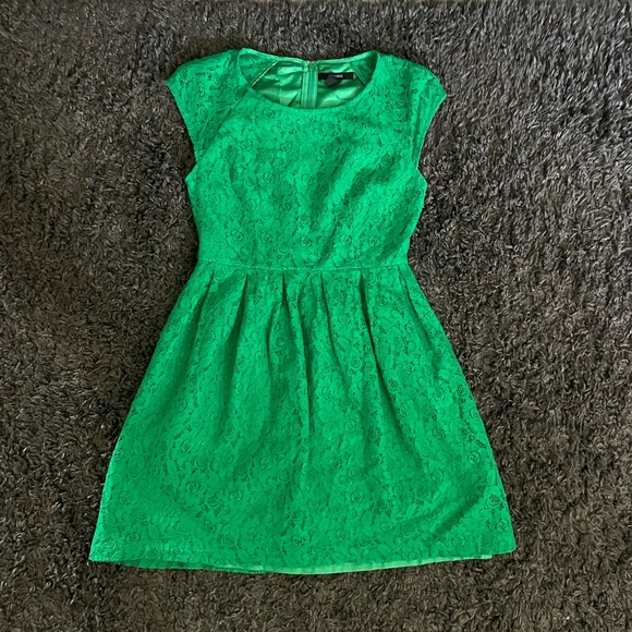Green Dress - Picture 1 of 3